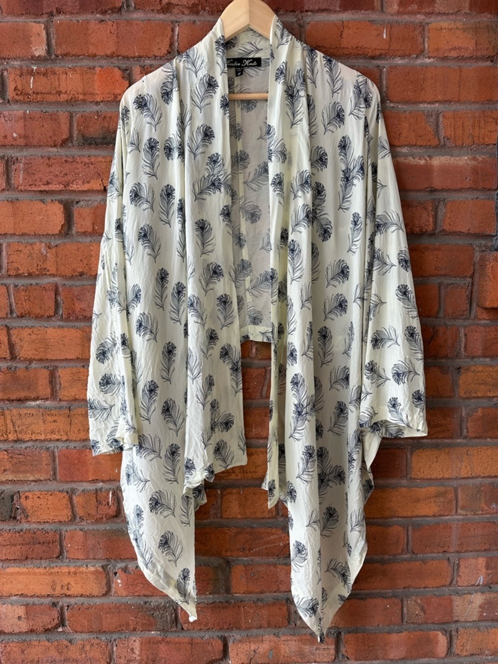 Winter Kate Silk Jasmine Bohemian Feather Print Kimono Cardigan - Picture 4 of 10